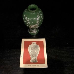 Vintage 1980 Franklin Porcelain Plum Blossom Vase